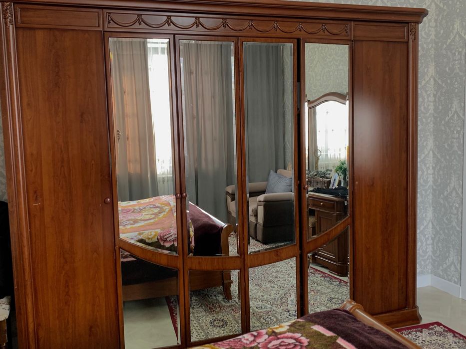 Продам Гарнитур срочно.