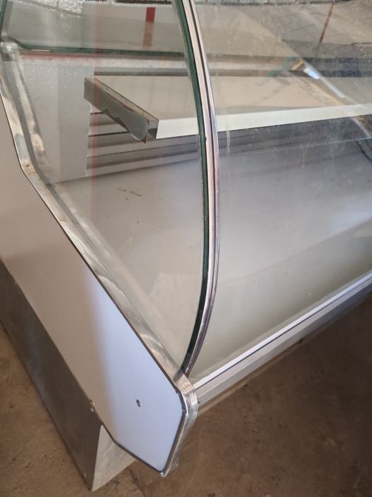 Polka magazinga sastaniyasi yangi  kassasi bor non polka bor