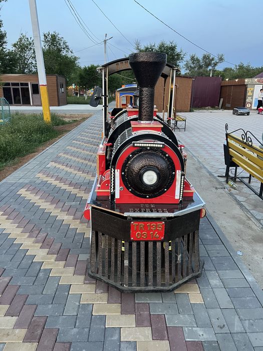 Детский аттракцион паровоз