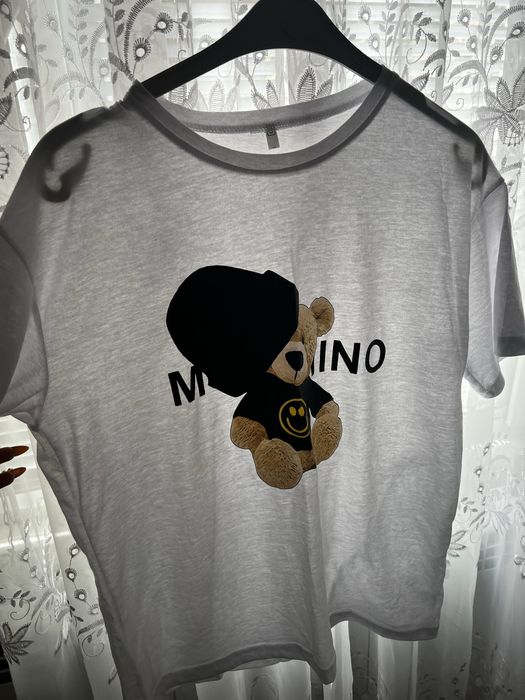 Правя разчистване на гардероба си и качвам някои дрехи на символични цени които са нови или носени броени пъти!(размерL/M/S)