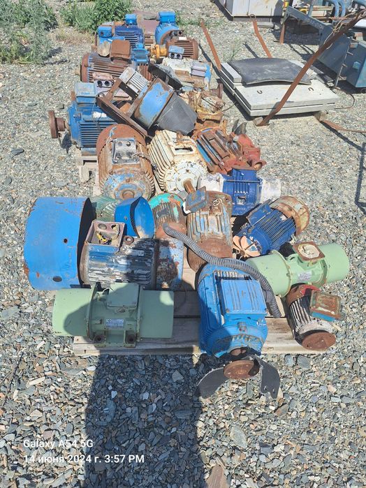 Продам электродвигатели