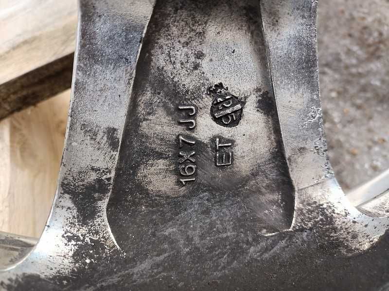 Продам легкосплавные диски R16