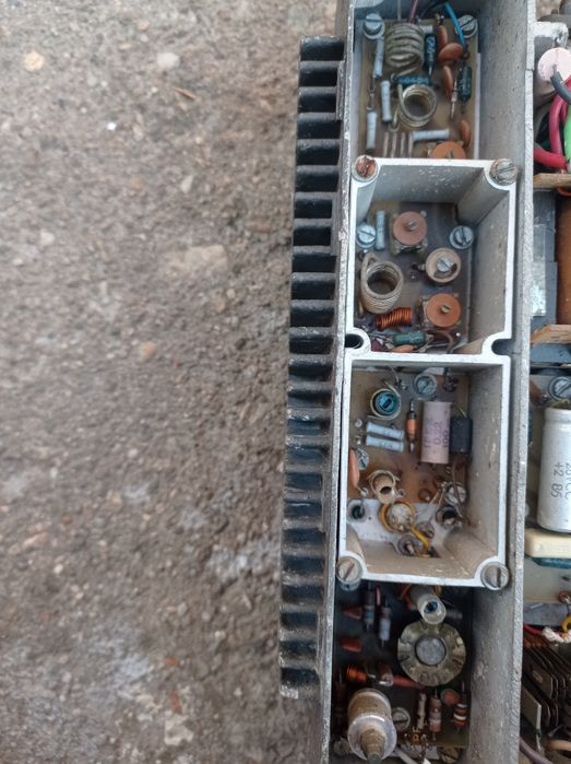 Tranzistor KT922 B pentru statii si BF;2N,BFX;BFY;2N3055 si alte piese