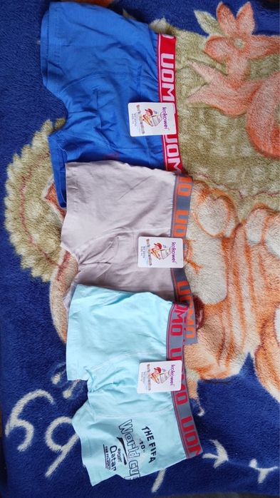 Продам кроссовки детские новые