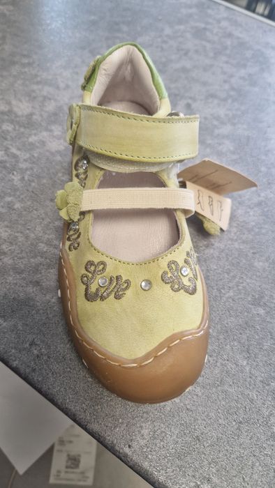 Сандали за момиче