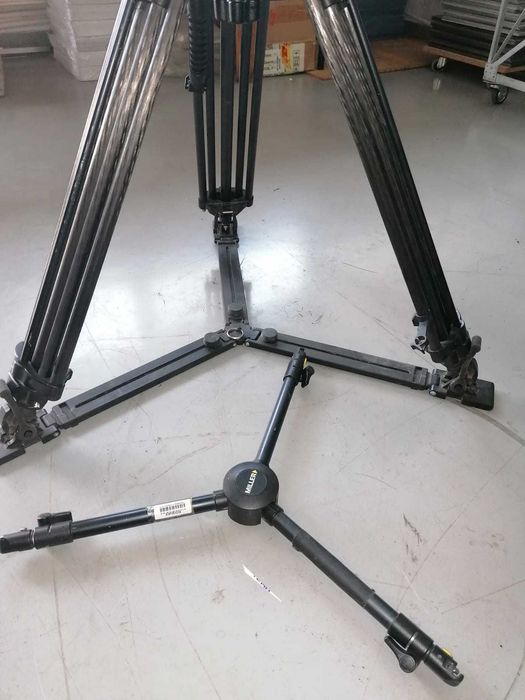 Trepied profesional Miller din fibră de carbon