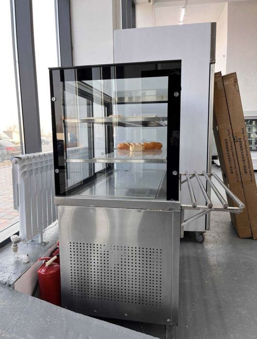 Холодильная витрина