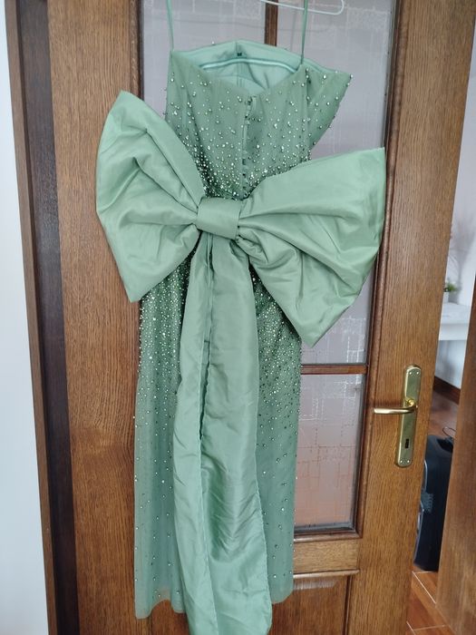 Rochie eleganta pentru diferite evenimente