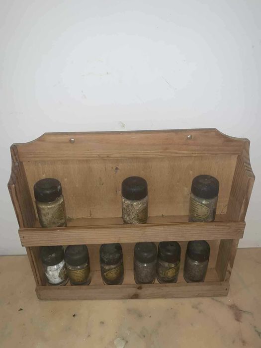 Raft de condimente de perete bucatarie