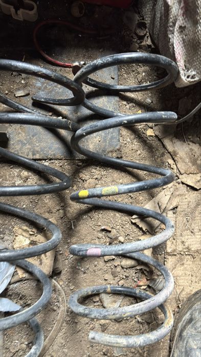 Продам пружины на Монтеро спорт