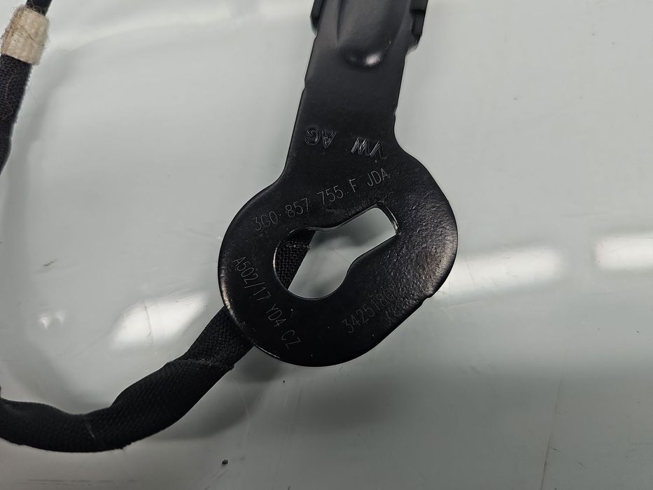 Capsa centura stanga fata Volkswagen Passat B8 Variant (3G5) [Fabr 20