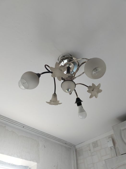 Люстра продаётся