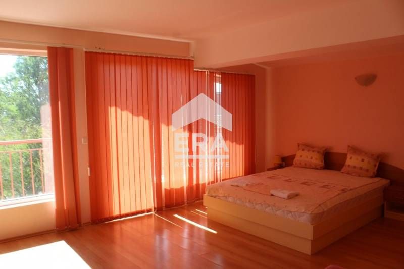 Дава се под наем Къща в с. Близнаци, Област Варна - 290 кв.м за 1000 € - Снимка #1