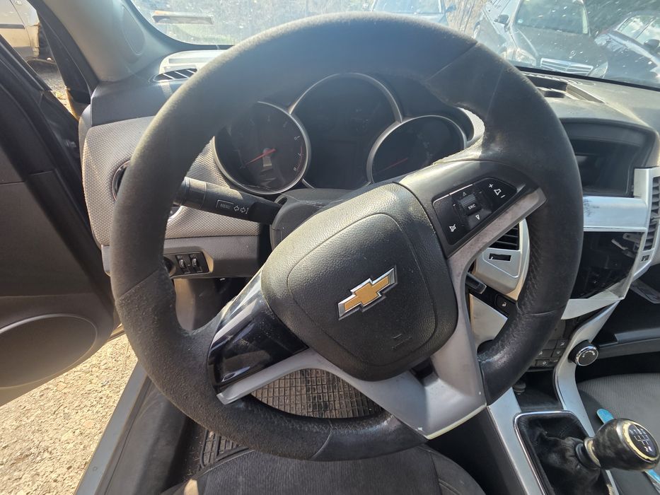 Chevrolet Cruze 1.8i на части