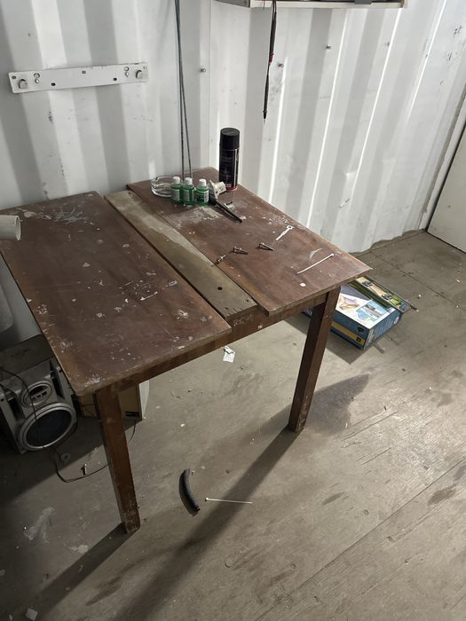 Продам стол 2 шт