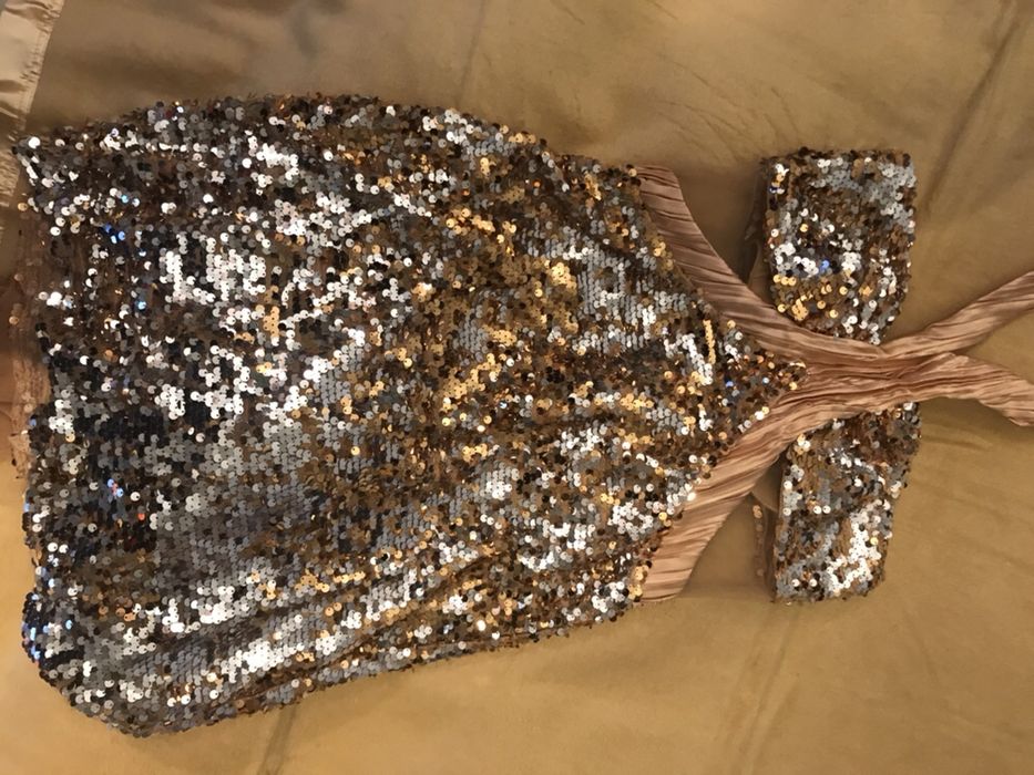 Rochie paiete aurie