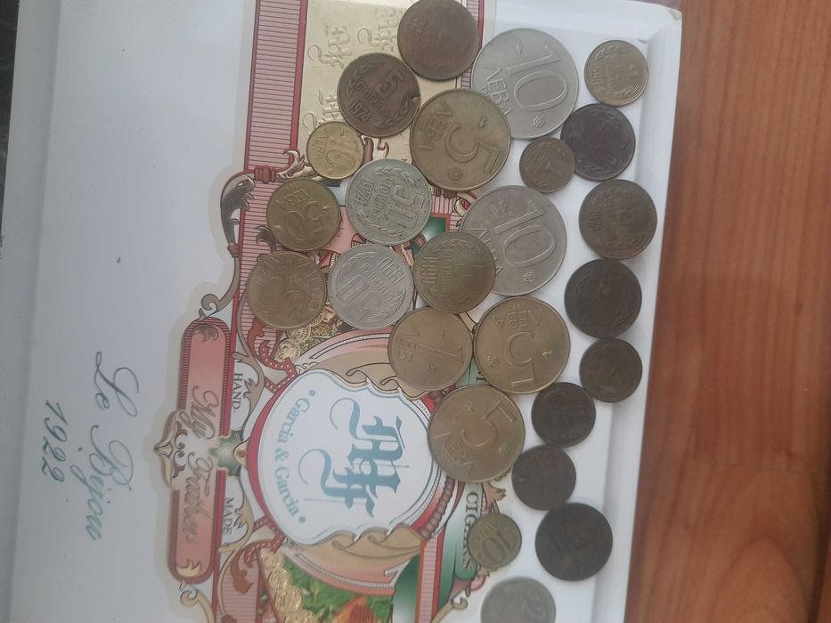 Продавам стотинки от соца