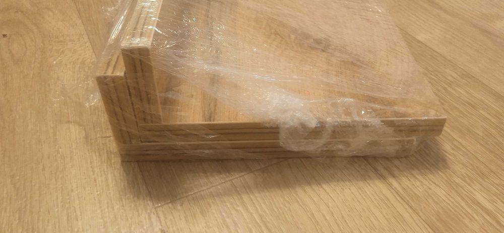 Продаю 2 полки со скрытым крепежом