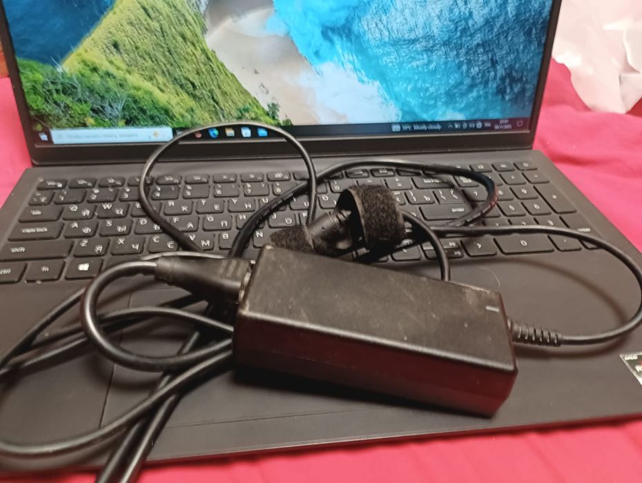 Ноутбук Dell vosrto3515