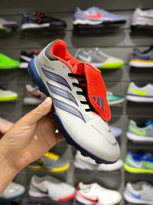Сороконожки Adidas Predator