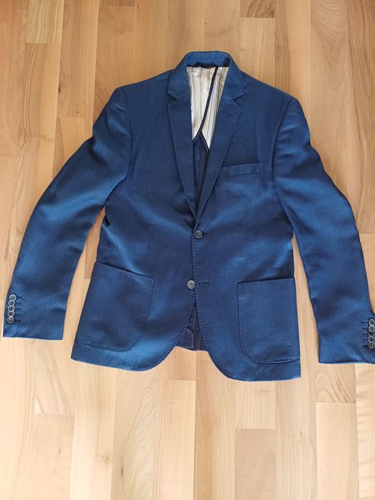 Мъжко  сако тъмно синьо .