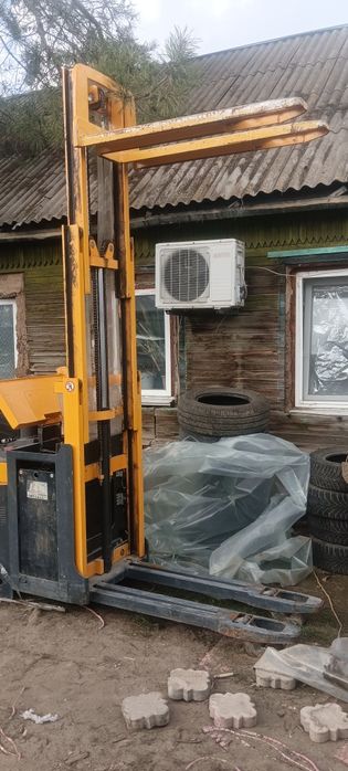 Продам виличны погрузчик
