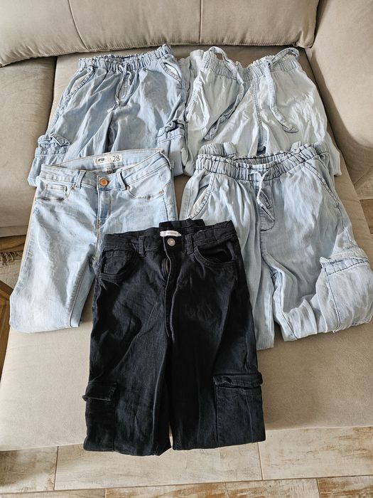 Продавам пет чифта дънки