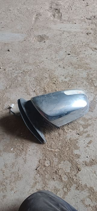 Зеркало заднего вида