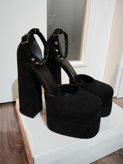 Кецове и обувки Stradivarius и други