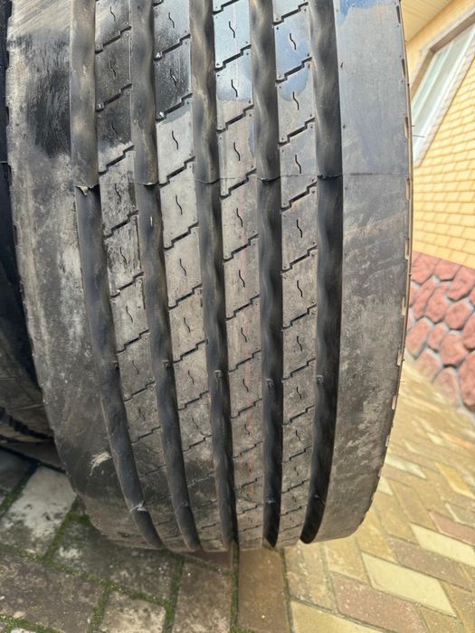 Шины на прицеп (бочки)