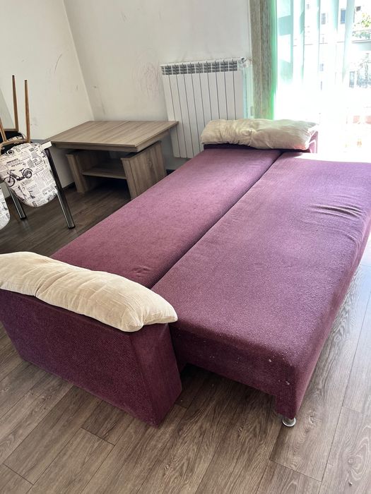 Разтегателен диван(100лв)  + разтегателен фотьойл и табуретка (200лв)