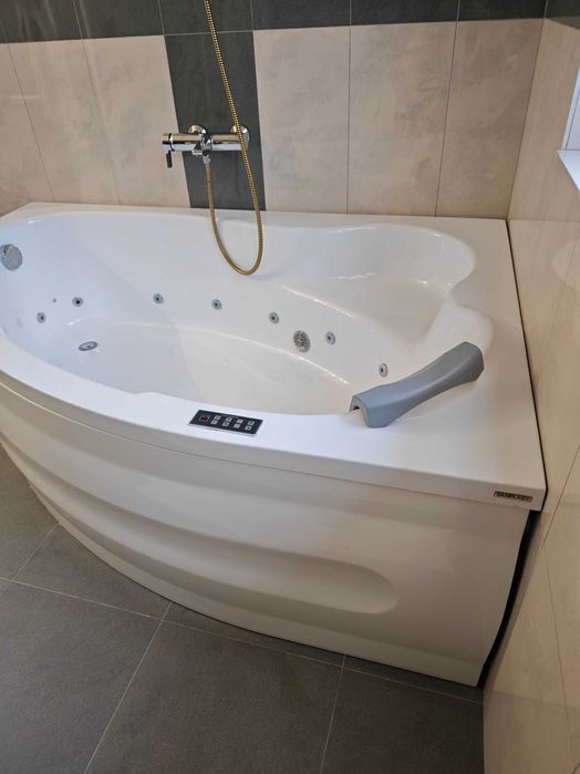 Хидромасажна вана джакузи ъглова