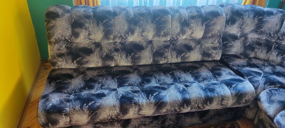 Разтегателен диван