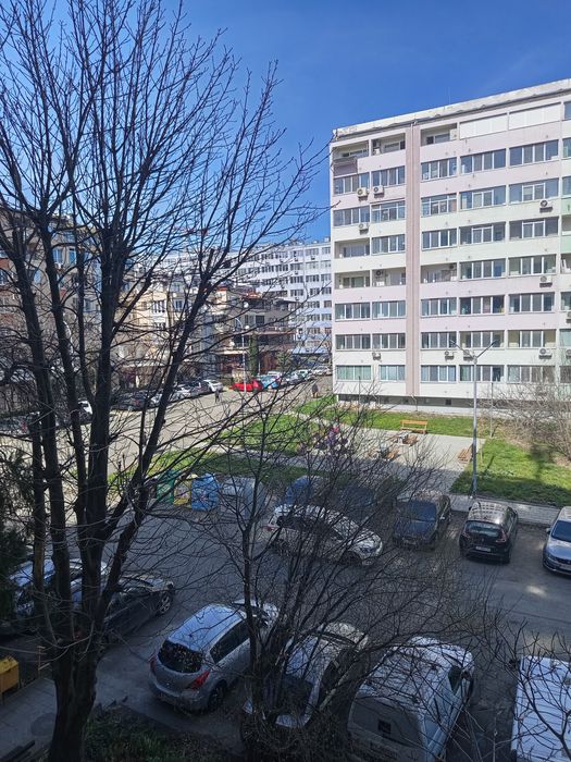 Продавам апартамент