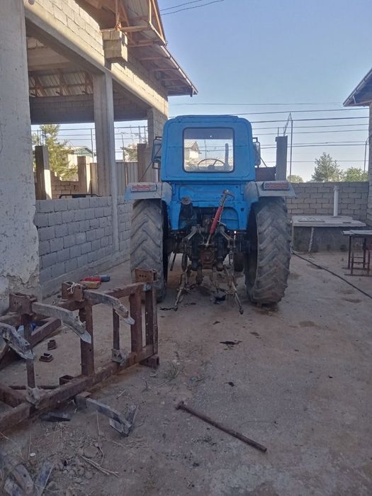 MTZ 80 traktor sotiladi