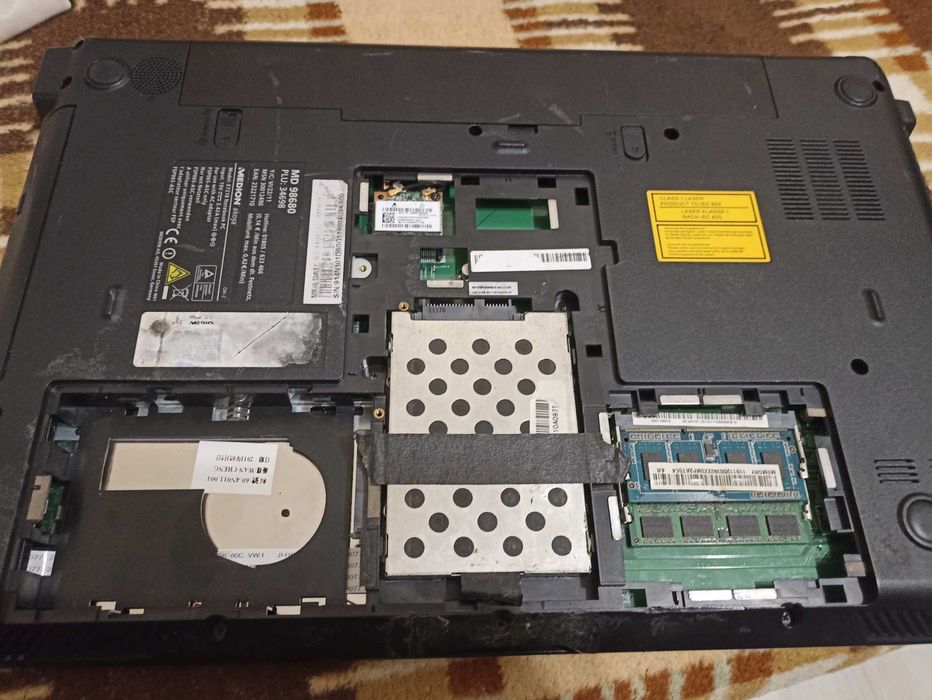 Лаптоп    Медион