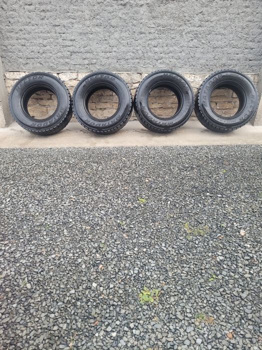 Vand 6 cauciucuri camion