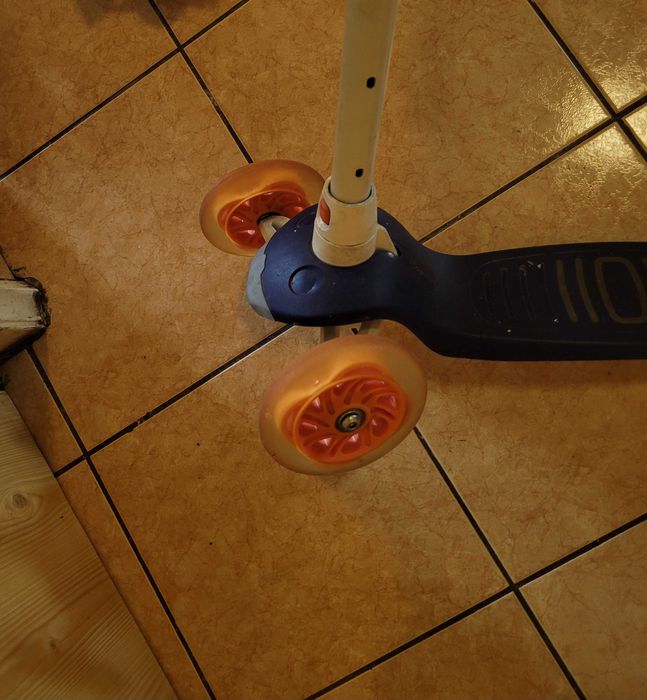 Trotineta 3 roti fata sau baiat