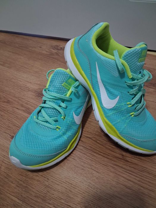 Дамски маратонки Nike 38 номер