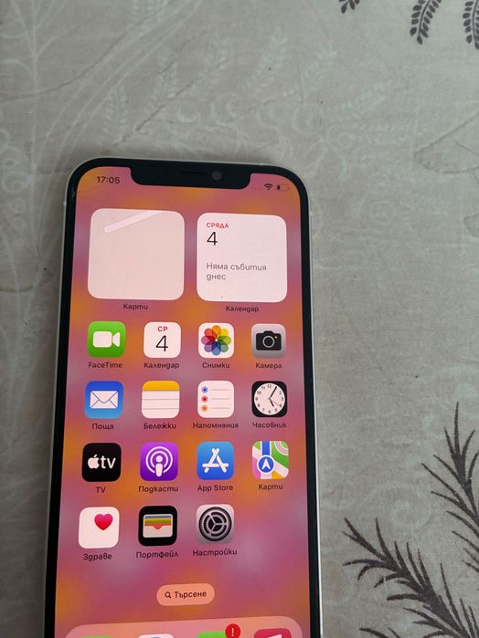 Iphone12  бял  в добро състояние