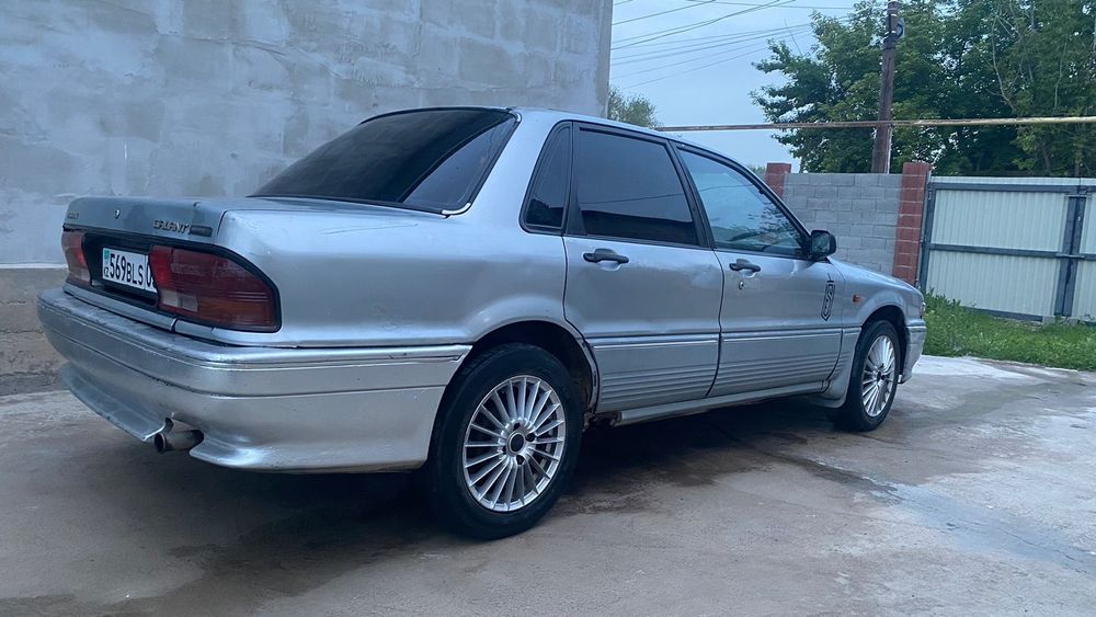 Mitsubishi Galant
