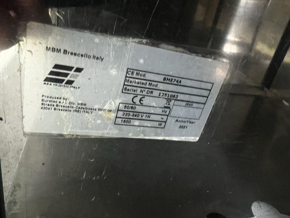 Linie gatit MBM Italia - seria 700 - un aragaz - 2 grill -2 bain marie