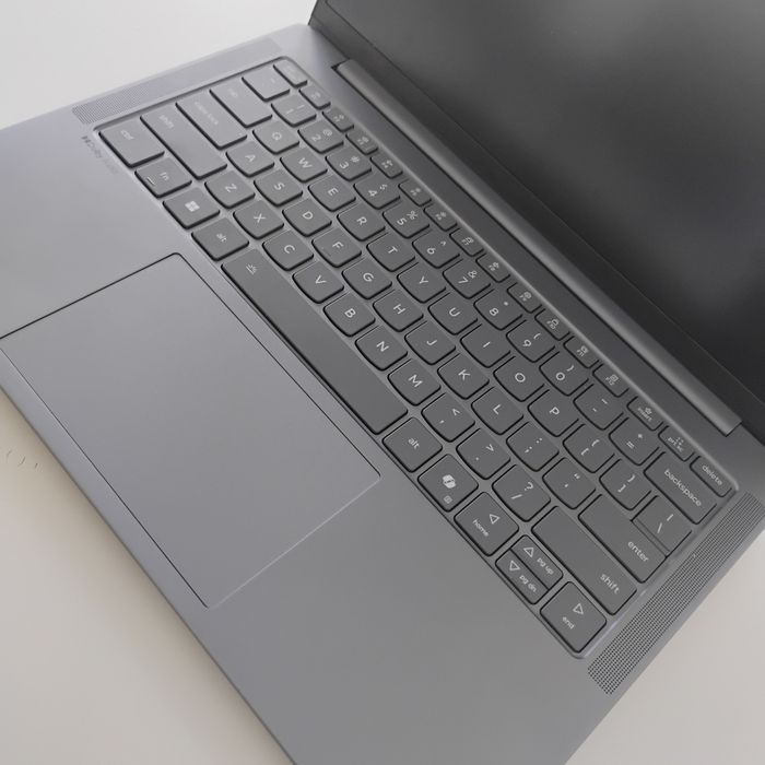 Laptop Lenovo Windows 11 Pro vând laptop Lenovo cu Windows 11 Pro în stare foarte buna