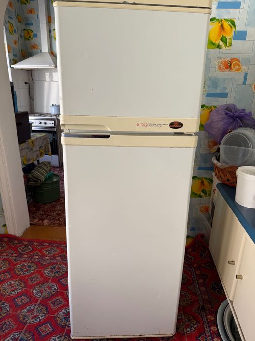 Продается холодильник 2 шт нужен ремонт