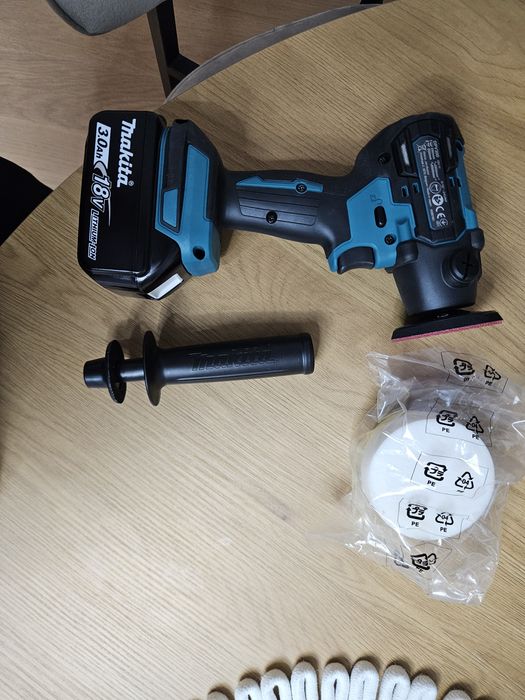 Makita DPV300 – Mașină de polisat 18V Brushless – Acumulator 3Ah – Nefolosită