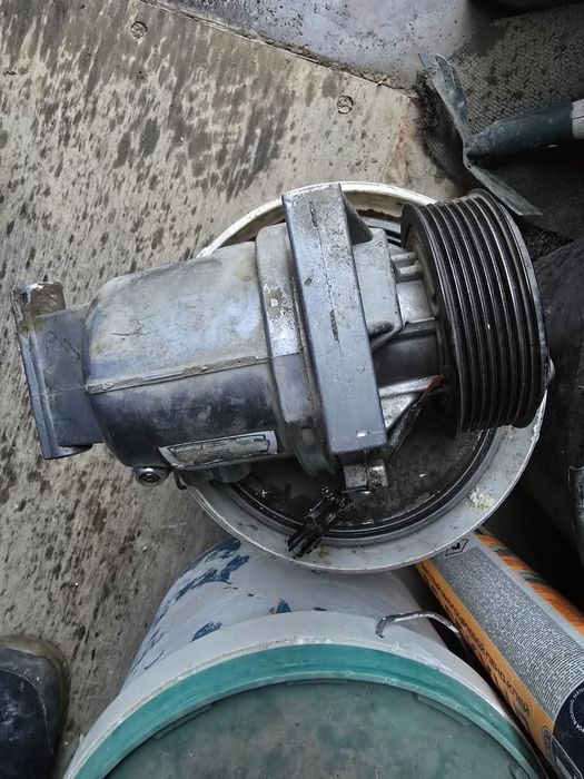 Продам радиатор и компрессор на рено дастер 2021г