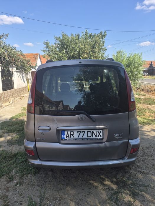 Toyota yaris verso