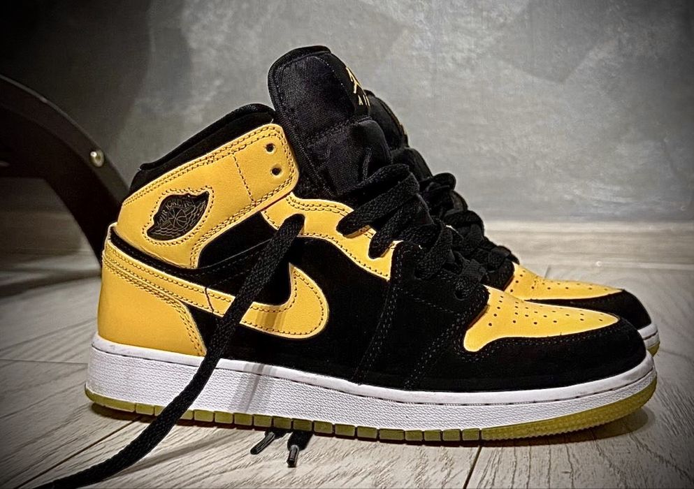 Air Jordan 1 new love galben/negru.marimea 38.5 stare foarte buna