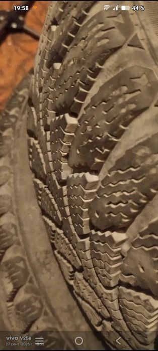 Продам покрышки зимние