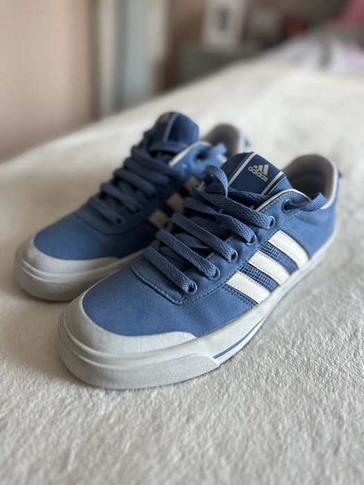 Нови кецове Адидас